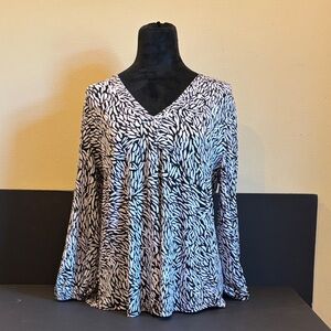 Vince Camuto Black and White Leaf Print Blouse